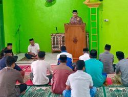 Kapolsek Polsel Ajak Warga Jaga Kamtibmas Pasca Pilkada Dan Waspada Bencana Alam Dalam Safari Jumat