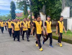 Personel Polres Takalar Jaga Kebugaran dengan Kegiatan Jalan Santai