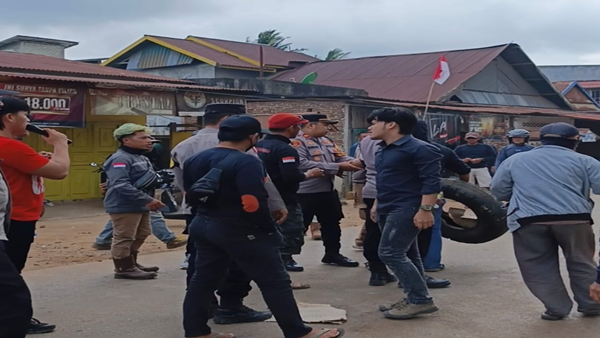 Kericuhan Pecah di Demo Lelewawo, Dugaan Pengerahan Massa Dipertanyakan